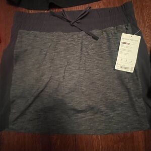 Athleta Gray/Black Excursion Hybrid Mini Skirt